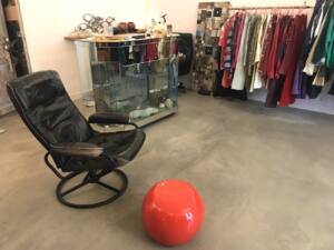 Sape, Vintage clothing and accessories store in Marseille, City Guide Love Spots (interior)