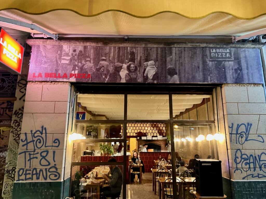 La Bella Pizza - Neapolitan pizzeria in Marseille - City Guide Love Spots (exterior)