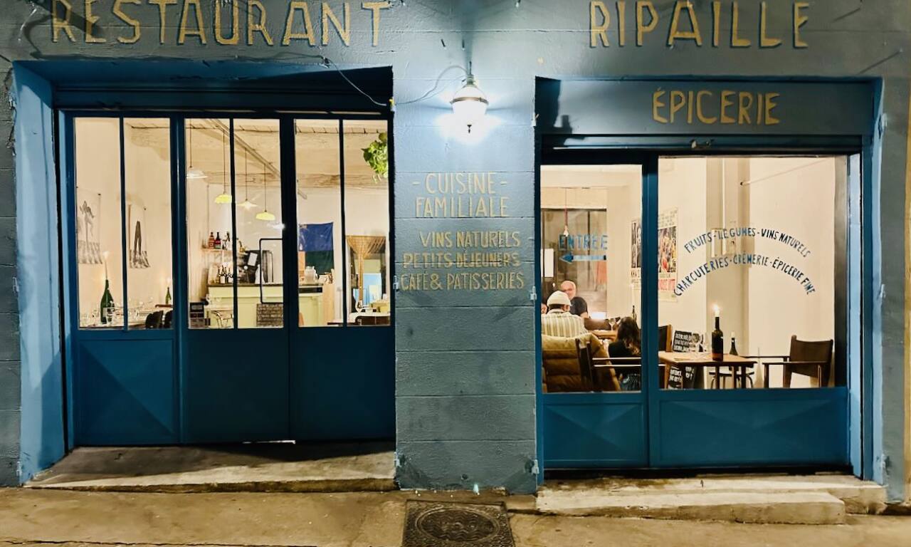 Ripaille est un restaurant situé dans le quartier du Panier à Marseille. (devanture)