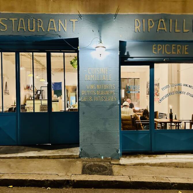 Ripaille est un restaurant situé dans le quartier du Panier à Marseille. (devanture)