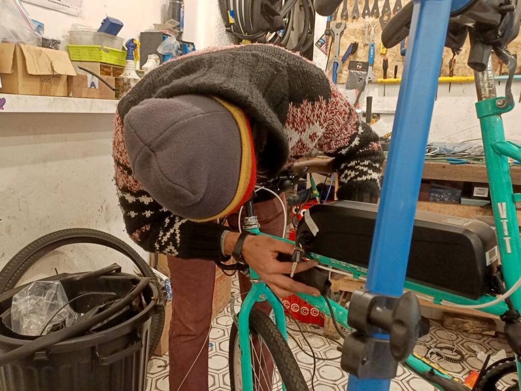 Cycles Fayah, achat et réparation de vélos à Marseille : réparation en cours