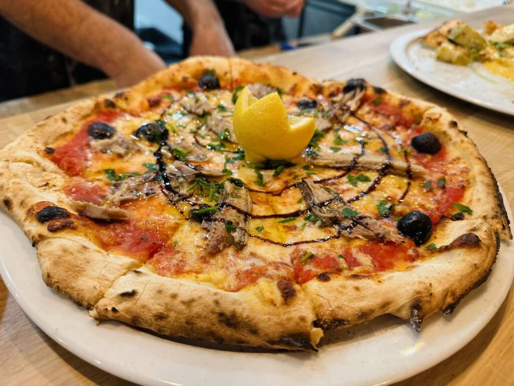 Mia Bella, pizzeria solidaire et inclusive à Marseille (pizza))