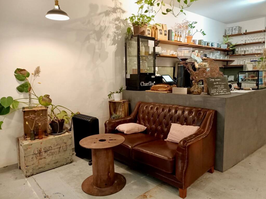Oyat - Restaurant, cafe and caterer in Marseille - City Guide Love Spots (interior)