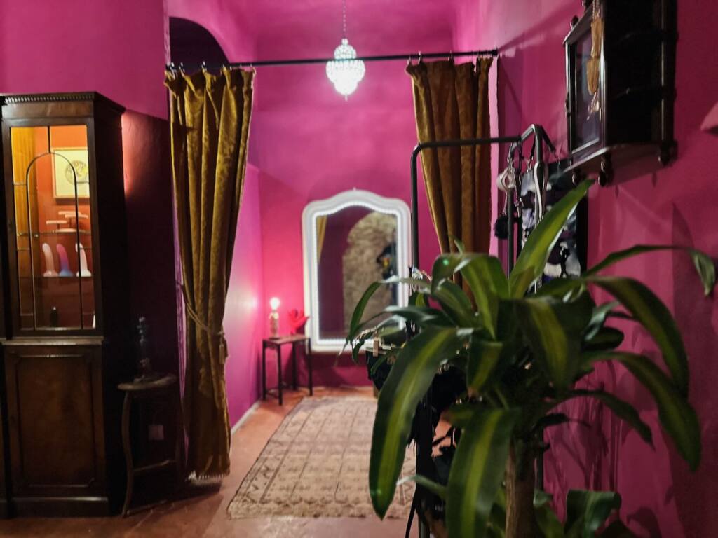 Le Jardin Parfumé : boutique de lingerie fine et d'accessoires intimes à Marseille (cabines)