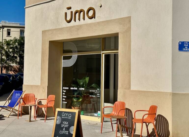 Uma est un centre holistique de bien-être situé aux Catalans (terrasse