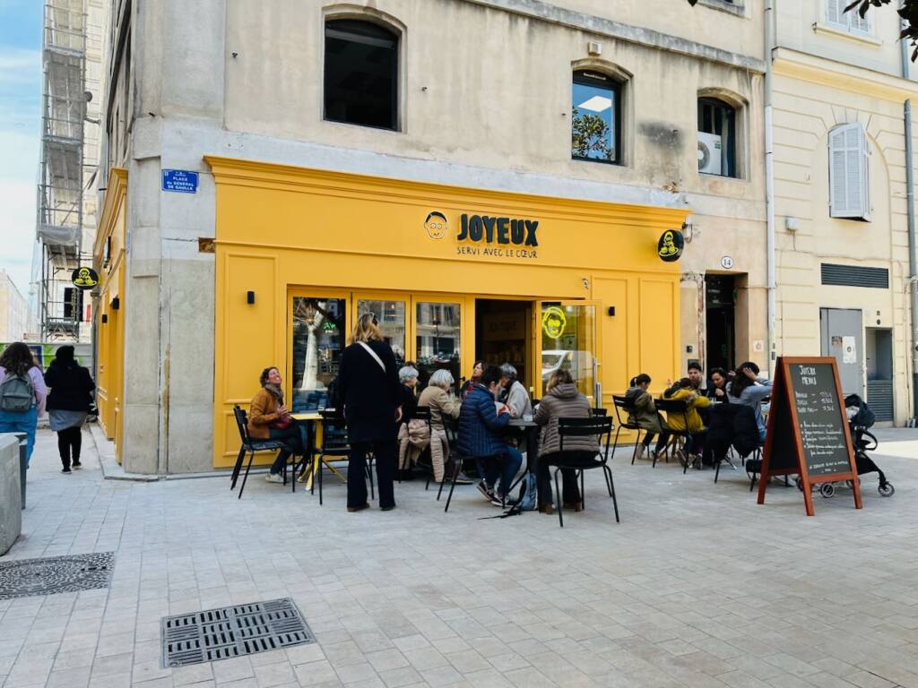 Café Joyeux : Café et restaurant solidaire à Marseille (Devanture)