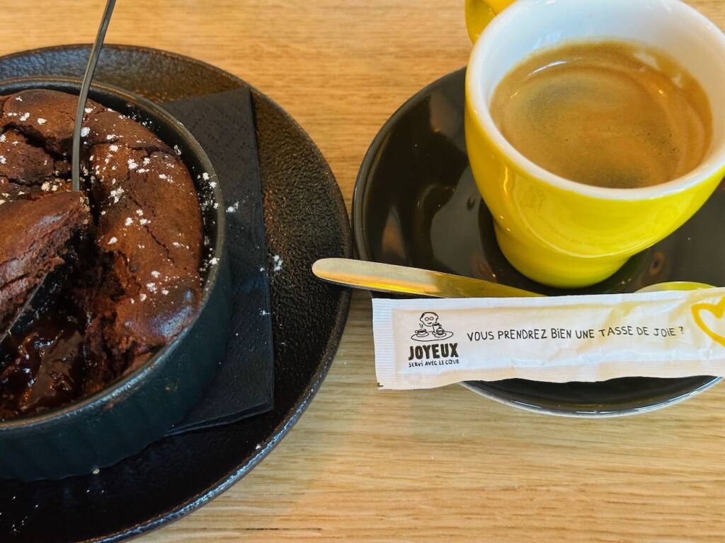 Café Joyeux : Café et restaurant solidaire à Marseille (café et dessert)