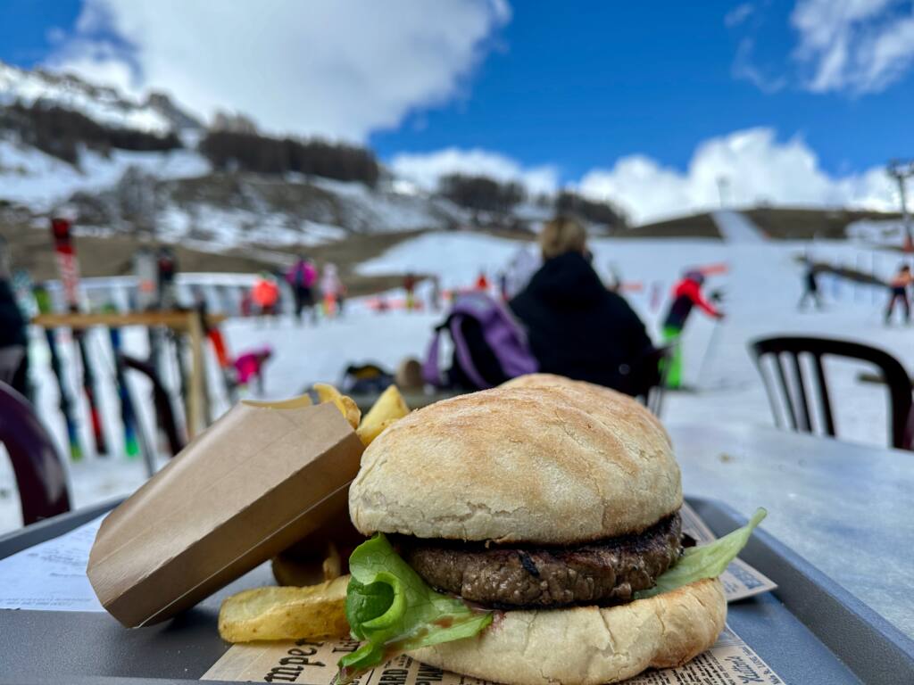 Station de Réallon dans les Alpes du sud (burger)