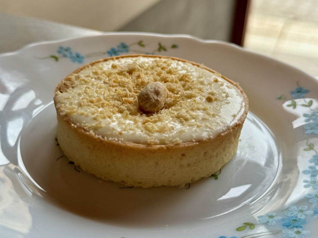 Acuda est un restaurant bistronomique et une cave à vin sur le Cours d'Estienne-d'Orves. (sucré)