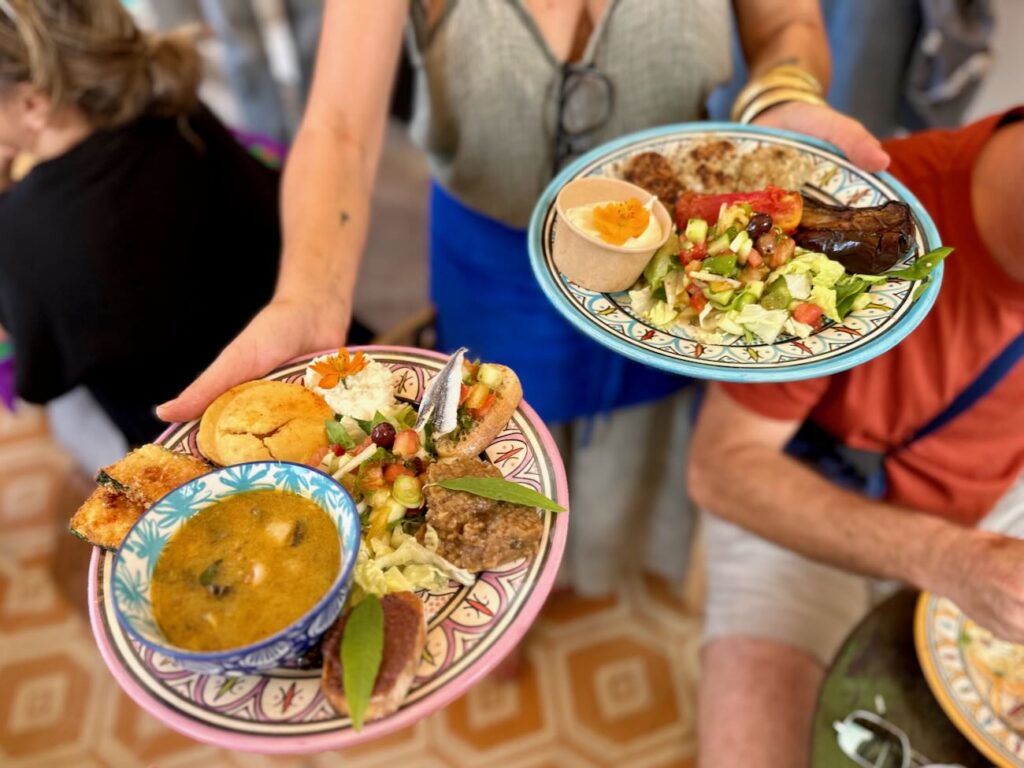 Tête d’Aïl est un restaurant de cuisine populaire provençale dans le quartier de Noailles à Marseille. (la marseillaise)