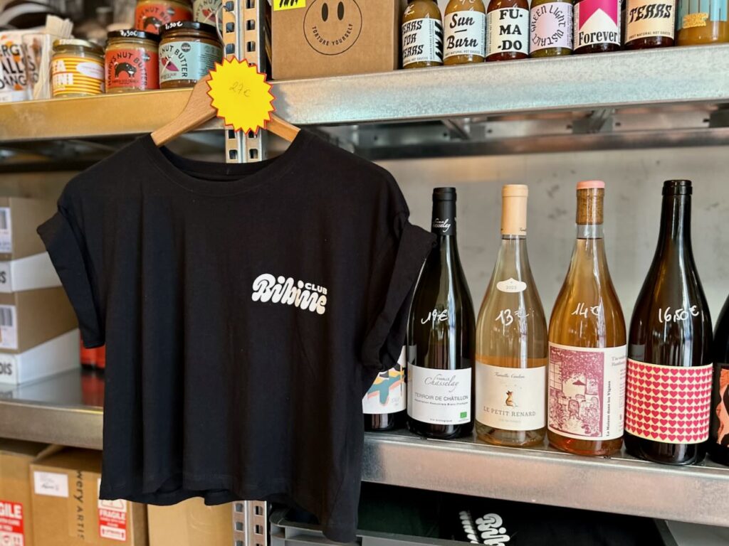 Bibine est une cave à vin et une épicerie fine dans le quartier de Saint-Lambert à Marseille (crop top)