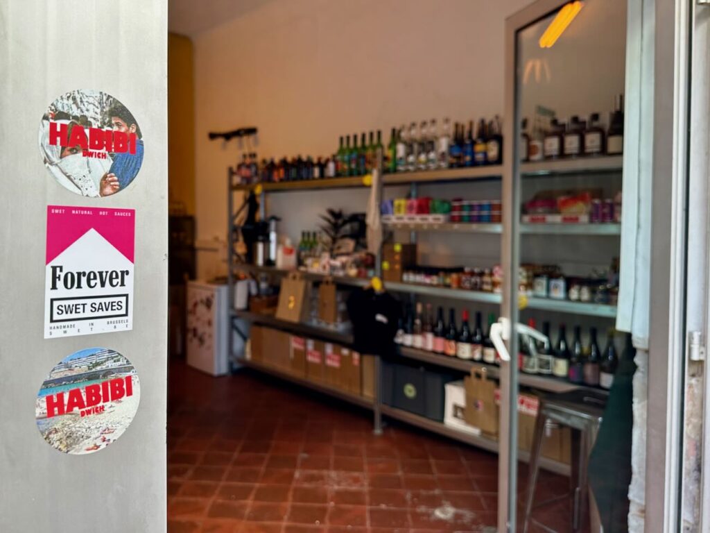 Bibine est une cave à vin et une épicerie fine dans le quartier de Saint-Lambert à Marseille (shop)