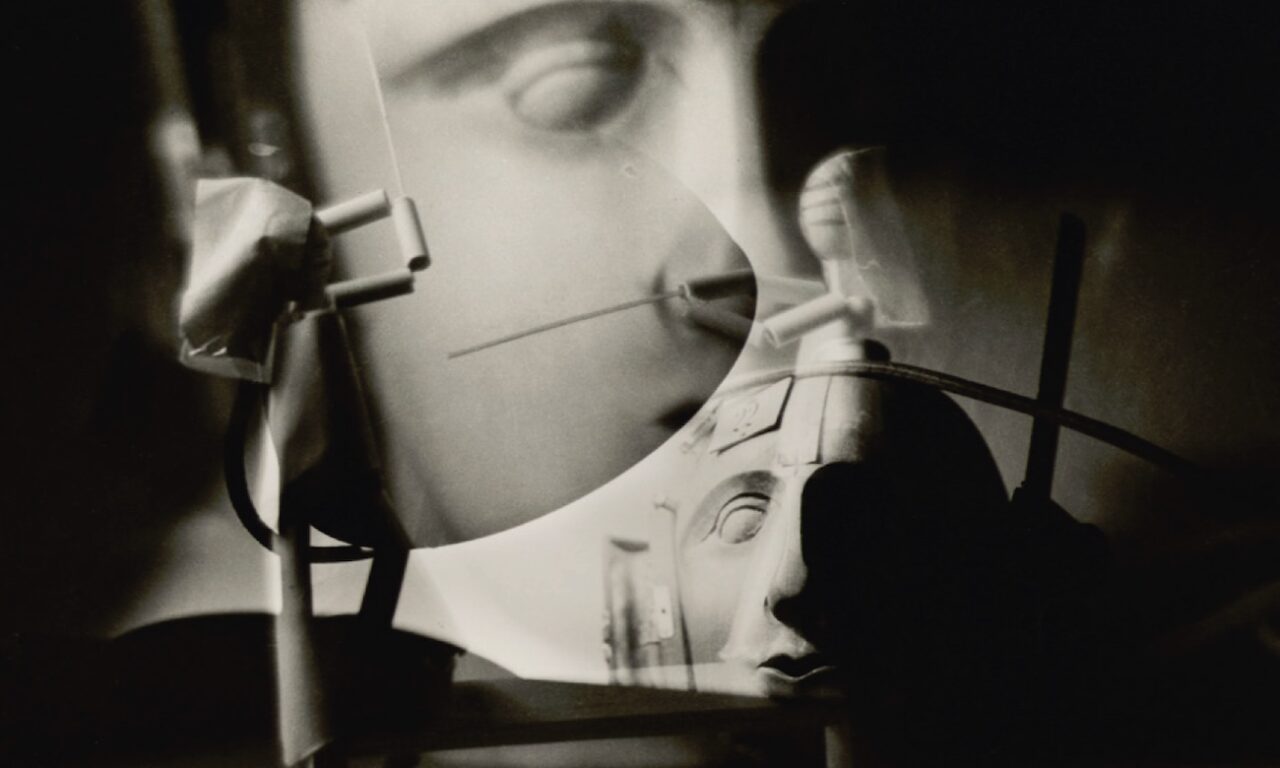 L'Œil objectif au musée Cantini présente une exposition captivante sur un siècle de photographie, des avant-gardes des années 1930 aux œuvres contemporaines, révélant la richesse et la diversité de cet art (Raoul HAUSMANN)