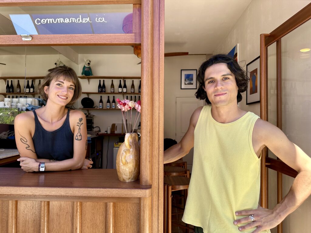 Chez Moe est une cantine et un Coffee shop d'inspiration japonaise dans le quartier du Panier à Marseille. (binôme)