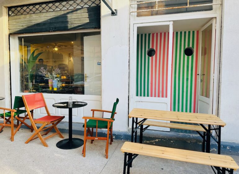 Cocotéro est une cantine végétal dans le quartier des Catalans qui propose une cuisine de partage pour tous les moments de la journée. (terrasse)