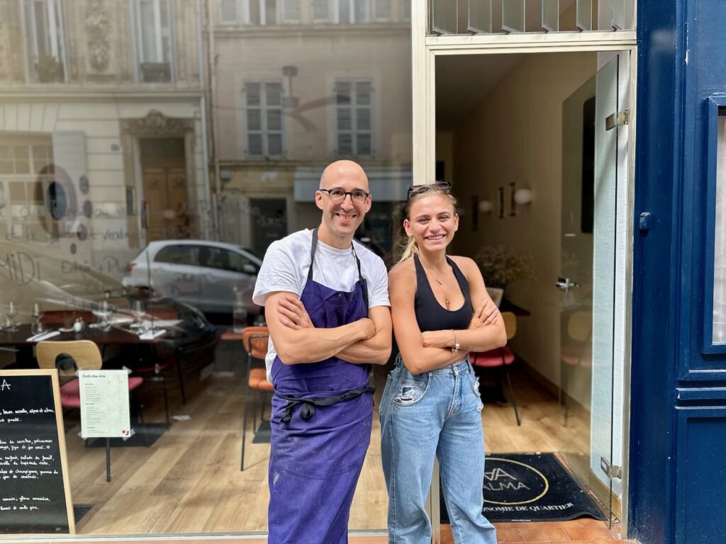 Alma est un restaurant bistronomique située dans le quartier de Castellane. Il propose une cuisine traditionnelle revisitée avec sensibilité. (Jérémy)