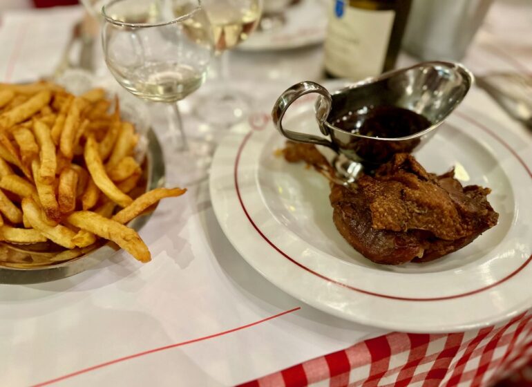 Chez Toto est un bistrot qui sert une cuisine simple et généreuse dans le quartier de Castellane à Marseille (confit)