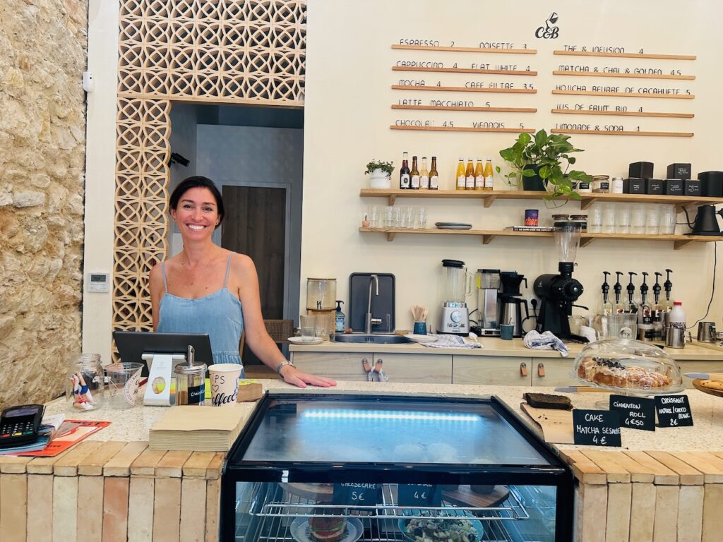 Coffee and Bakery est un  Café de spécialités et salon de thé du passage des Folies Bergères à Marseille. (Vanessa Marcengo)