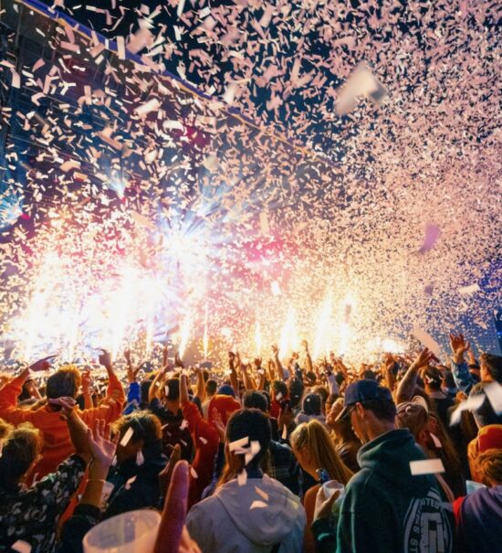 Madame Loyal : Fête foraine électronique à Marseille (confetti)