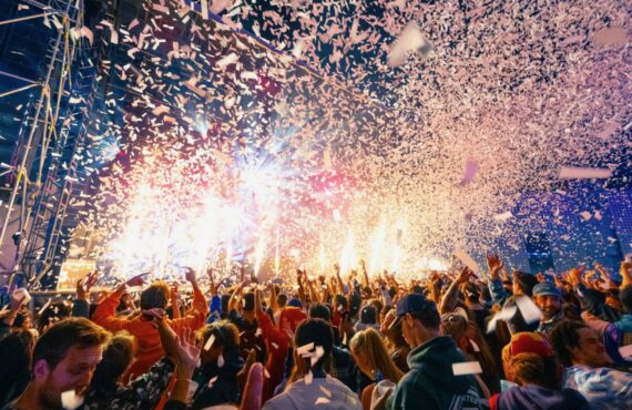 Madame Loyal : Fête foraine électronique à Marseille (confetti)