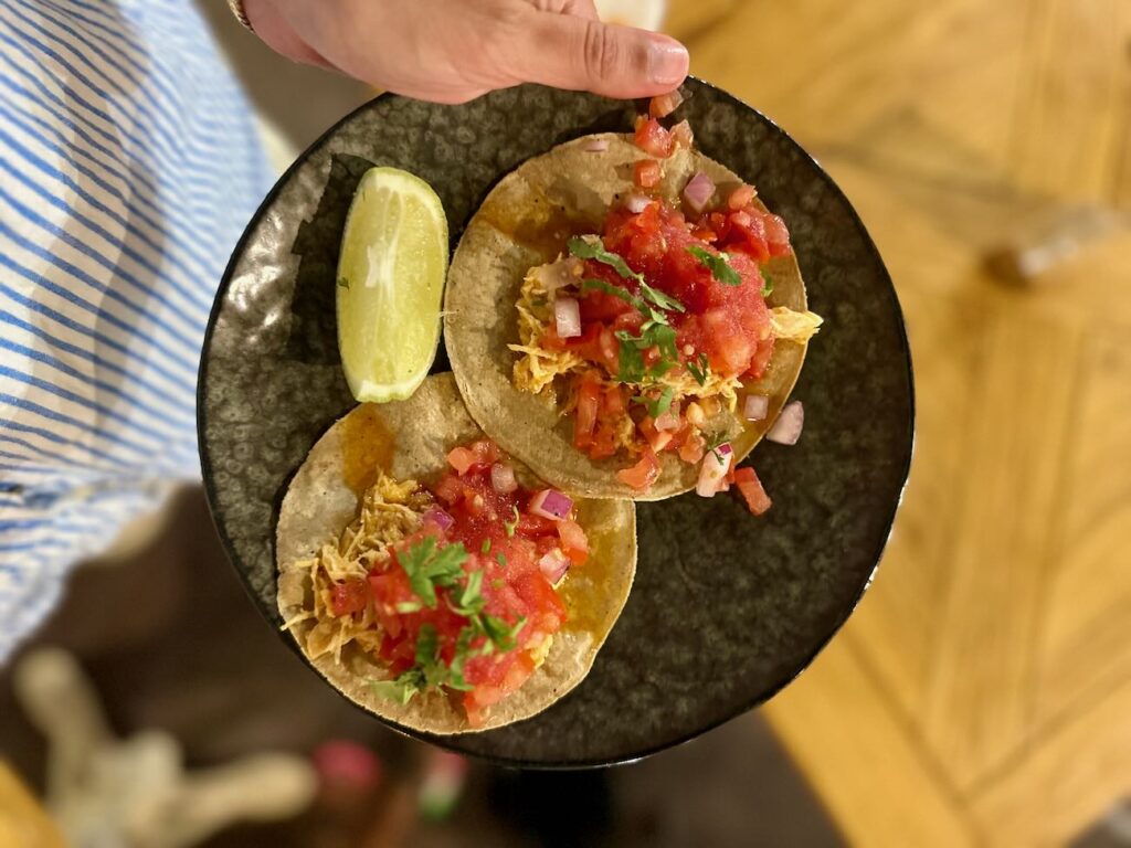 Tigermilk est un restaurant Sud Américain situé dans le quartier du Vieux Port à Marseille (tacos)