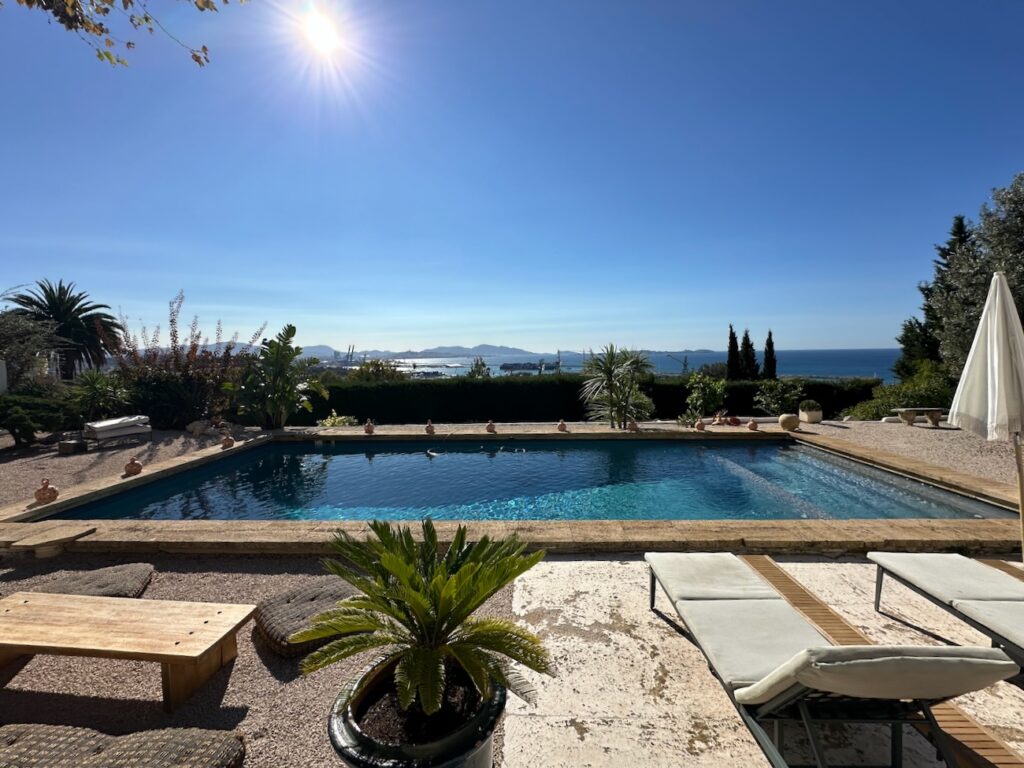 La Casa Youm est maison d'hôtes située sur les hauteurs de l'Estaque à Marseille (vue mer)