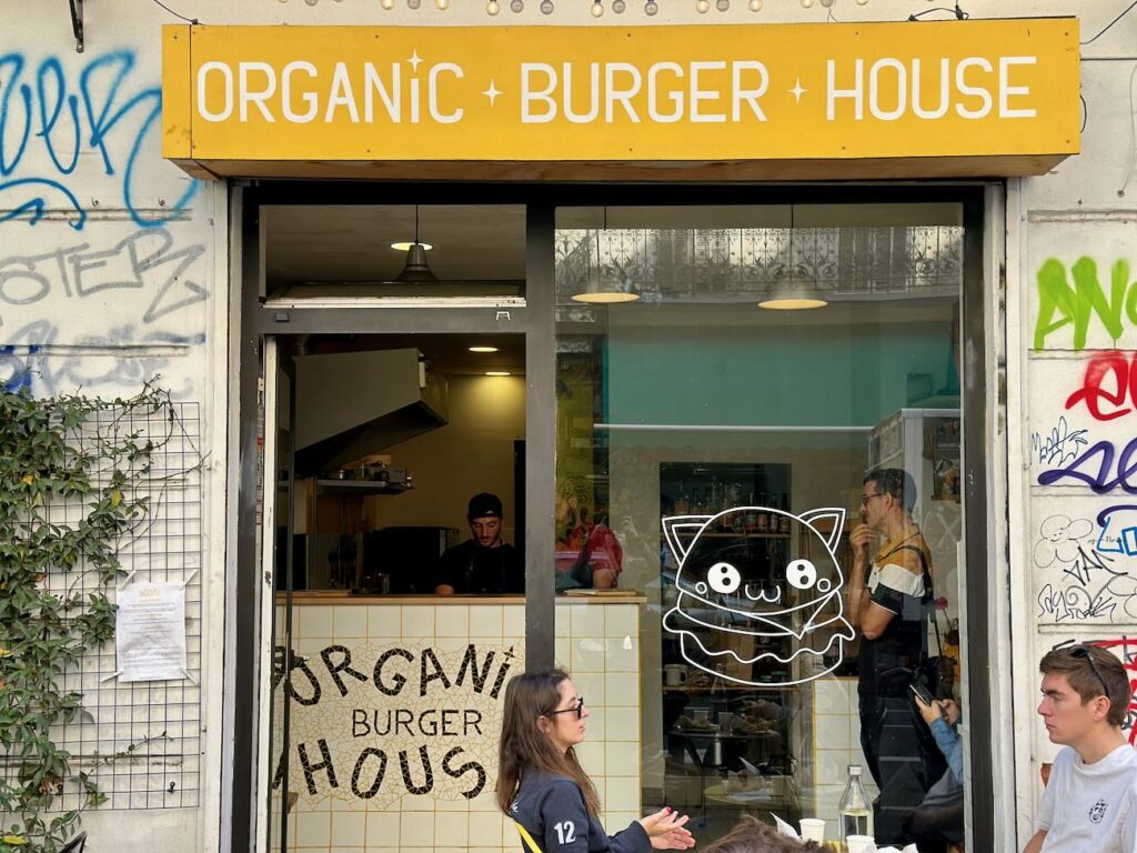 Organic Burger House est un restaurant de burger pescitariens et végétariens situé au cours julien à Marseille (devanture)