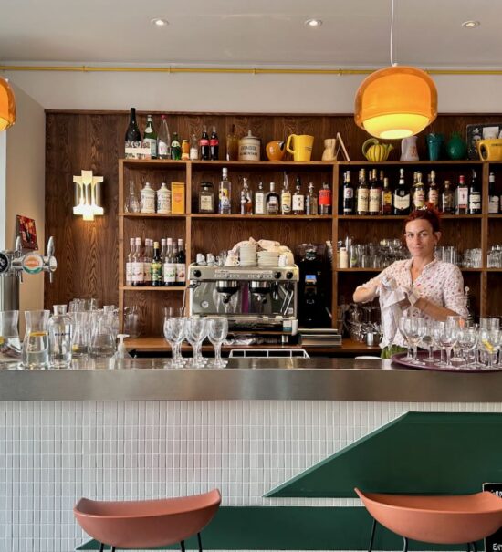 Le Pronostic Bar est un bistrot situé dans le quartier de la Capelette à Marseille. Il propose des plats brasseries faits maison et parfaitement réalisés.