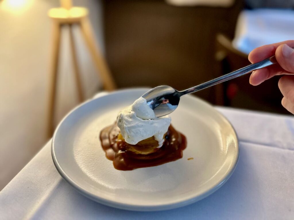 Super Mémé est le nouveau restaurant bistronomique du restaurateur Jeje Barbu situé dans le quartier Bargemon à Marseille. (dessert)