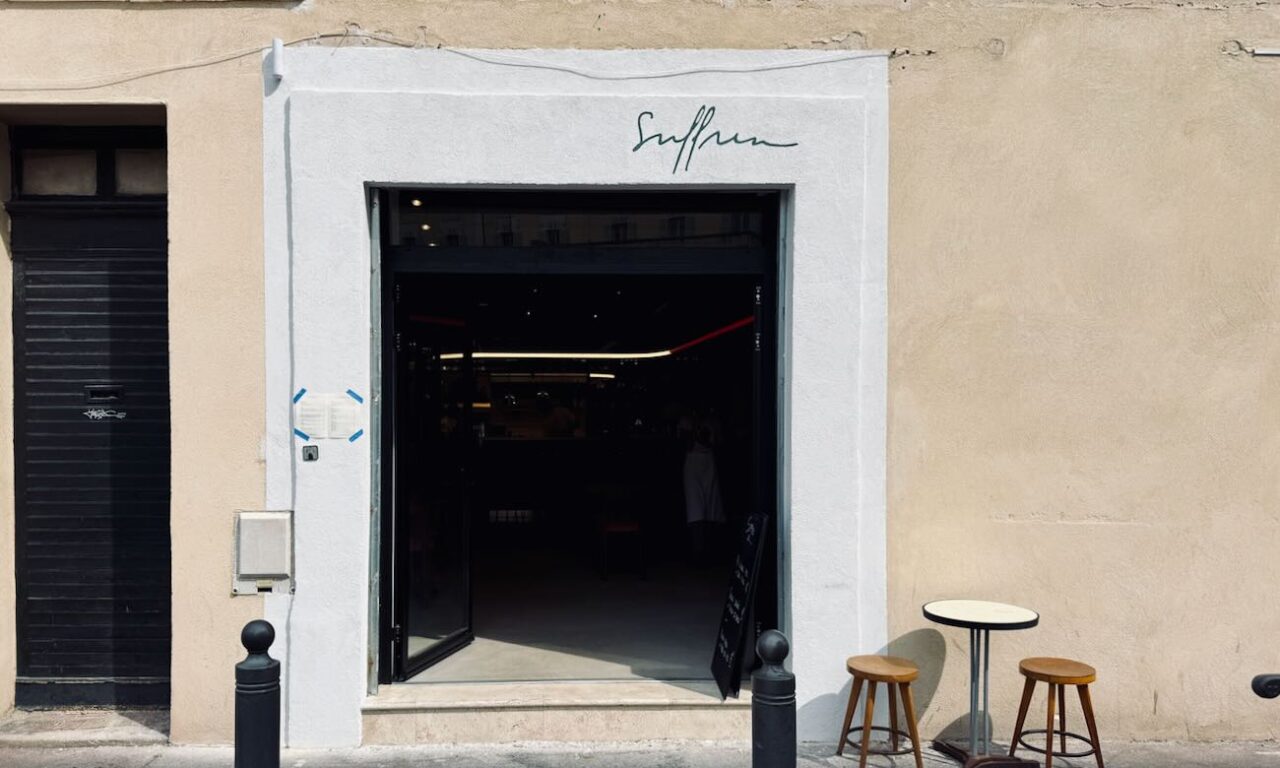 Suffren est un bistrot moderne situé dans le quartier de Castellane à Marseille qui propose de la cuisine traditionnelle française avec des produits bien sourcés et bien travaillés.(devanture)