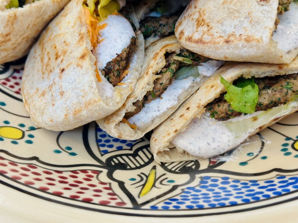 Le Café du Fort : Coffee-shop et cantine au Fort Saint Jean-Mucem de Marseille (sandwich kefta)