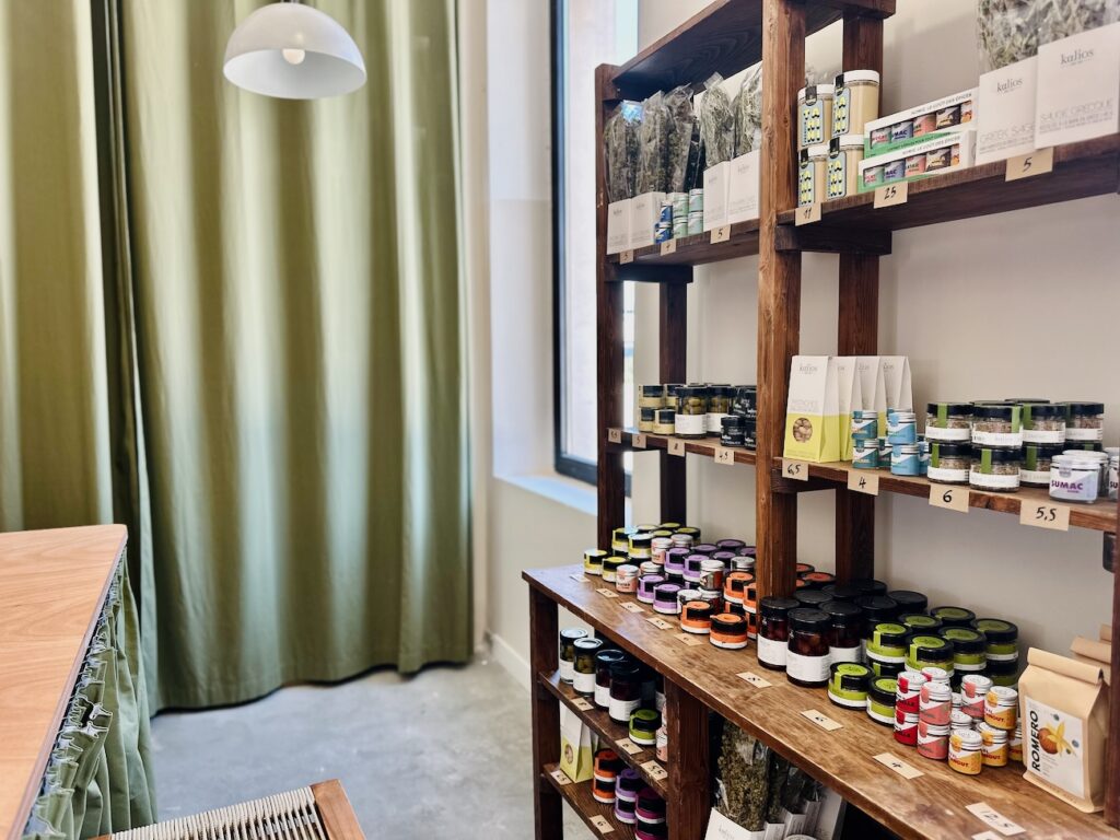 Le Café du Fort : Coffee-shop et cantine au Fort Saint Jean du Mucem de Marseille (corner épicerie)