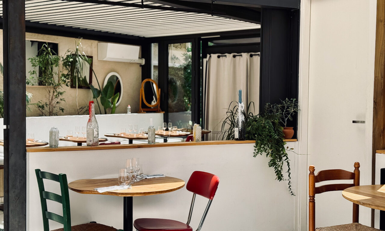 Dans le quartier du Rouet à Marseille, Luciole propose iune cuisine de saison, bio et créative accompagnée d’une belle sélection de vins et fromages. (pergola)