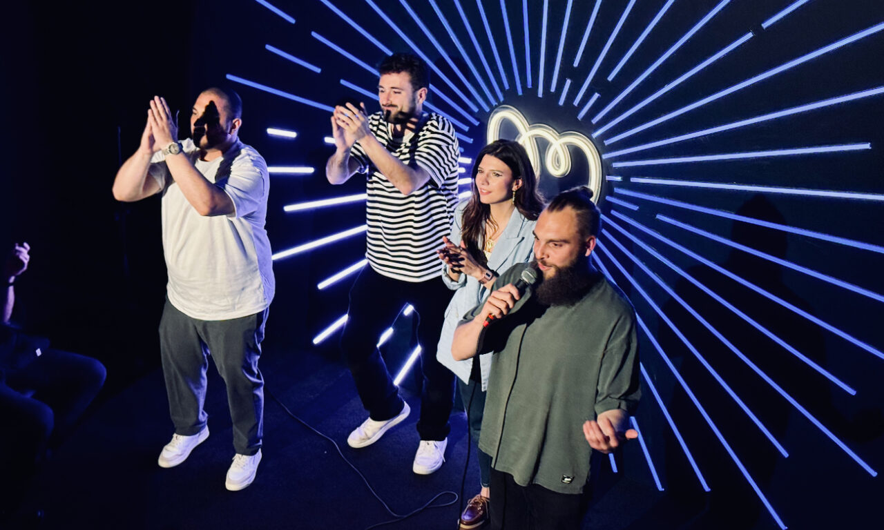 Le Marseille Comedy Club est une salle de stand-up située rue de Rome à Marseille. Il propose une programmation mêlant humoristes confirmés et jeunes talents, pour des spectacles éclectiques et des soirées originales. (artistes)