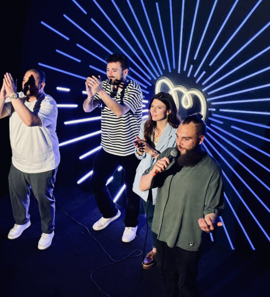 Le Marseille Comedy Club est une salle de stand-up située rue de Rome à Marseille. Il propose une programmation mêlant humoristes confirmés et jeunes talents, pour des spectacles éclectiques et des soirées originales. (artistes)