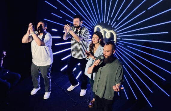 Le Marseille Comedy Club est une salle de stand-up située rue de Rome à Marseille. Il propose une programmation mêlant humoristes confirmés et jeunes talents, pour des spectacles éclectiques et des soirées originales. (artistes)
