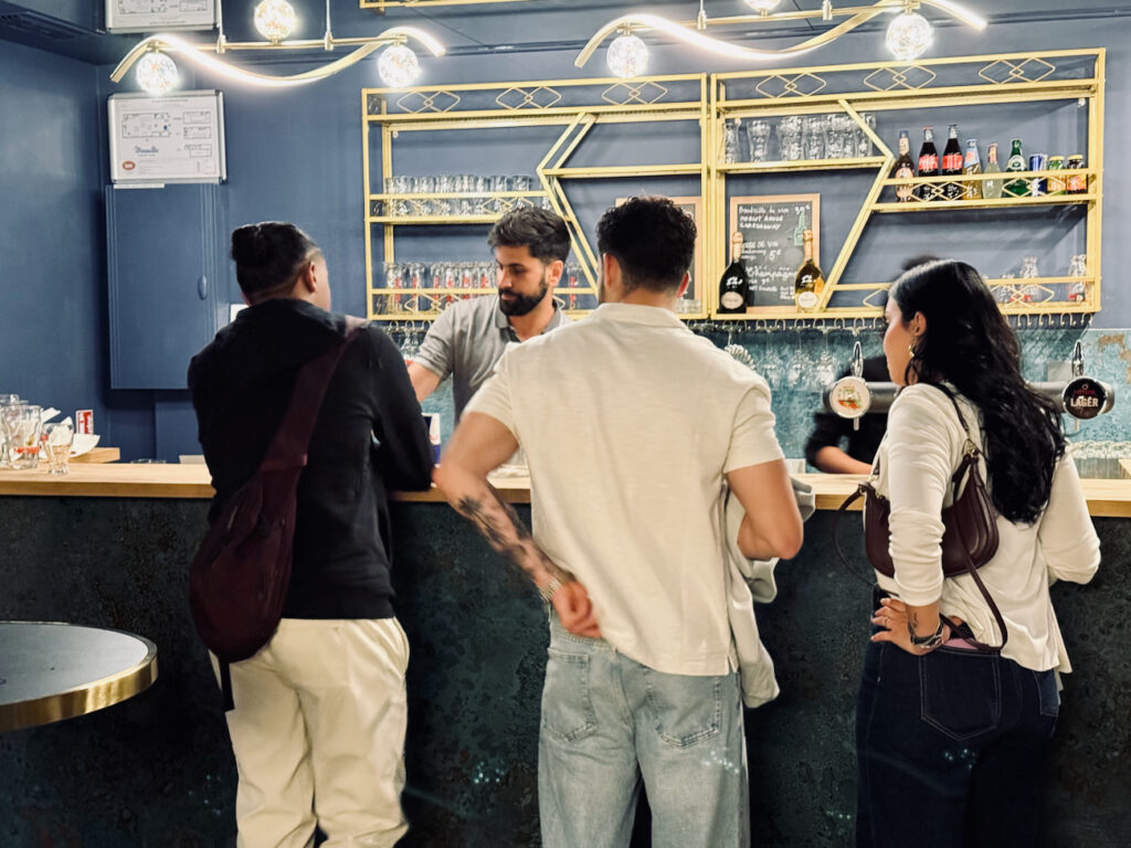 Le Marseille Comedy Club est une salle de stand-up située rue de Rome à Marseille. Il propose une programmation mêlant humoristes confirmés et jeunes talents, pour des spectacles éclectiques et des soirées originales. (bar)