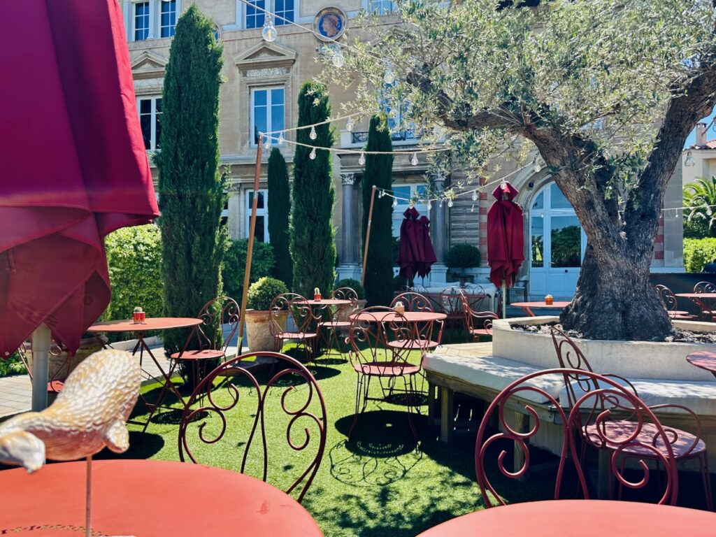 Pavillon Sédille : Le restaurant du Château Beaupin (terrasse)