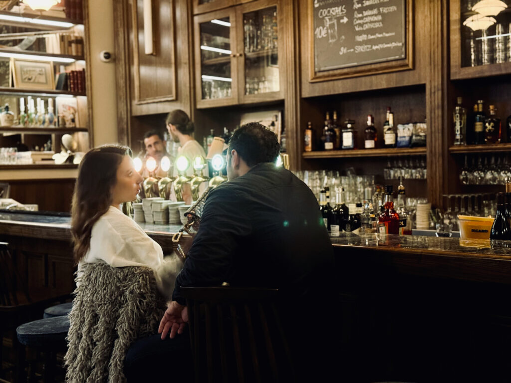 The Fat Fish est un Pub Méditerranée situé dans le quartier de Saint Victor à Marseille. Il propose des bières, des assiettes populaires et une programmation sportive sur grands écrans. (clients)