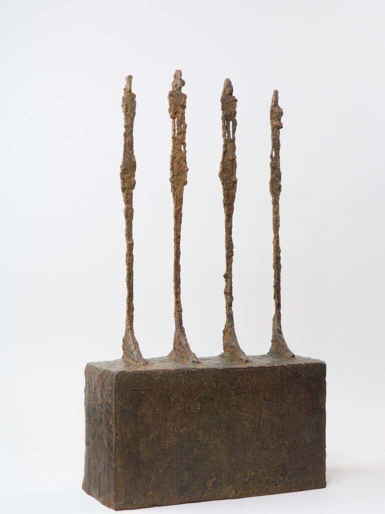 Sculpter le vide : exposition d'Alberto Giacometti au Musée Cantini de Marseille (quatre femmes)