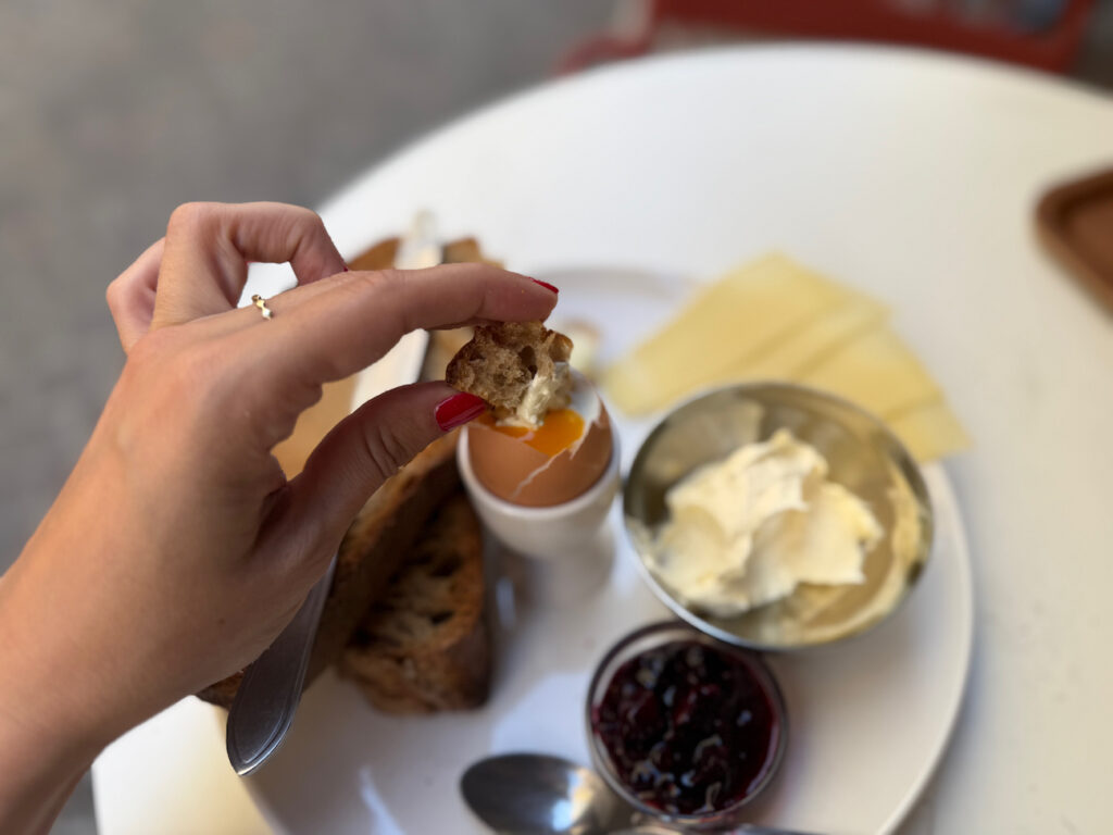 Risette: coffee shop marseillais située dans le quartier Opéra où gourmets et aficionados du café se retrouvent à toutes heures de la journée. (main)