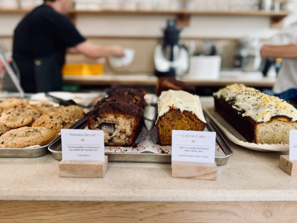 Risette: coffee shop marseillais située dans le quartier Opéra où gourmets et aficionados du café se retrouvent à toutes heures de la journée. (cakes)