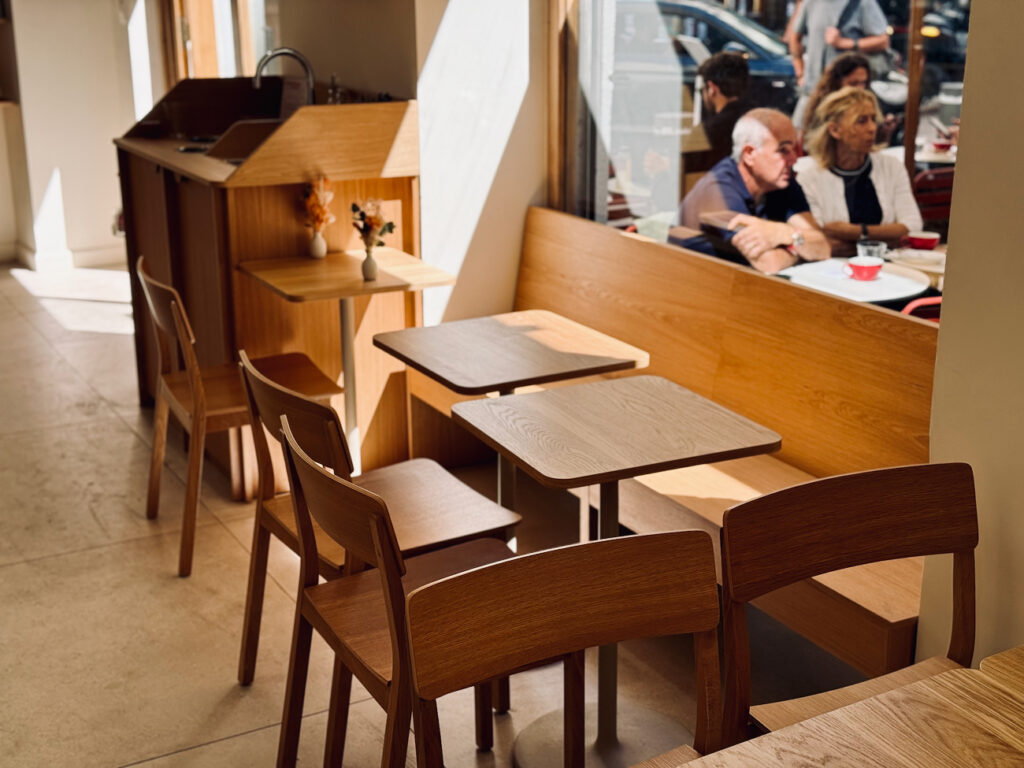 Risette: coffee shop marseillais située dans le quartier Opéra où gourmets et aficionados du café se retrouvent à toutes heures de la journée. (rayon)