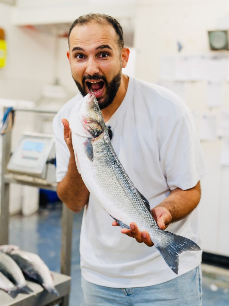 Les flots : street-food de la mer à Marseille (Anas Chafik)
