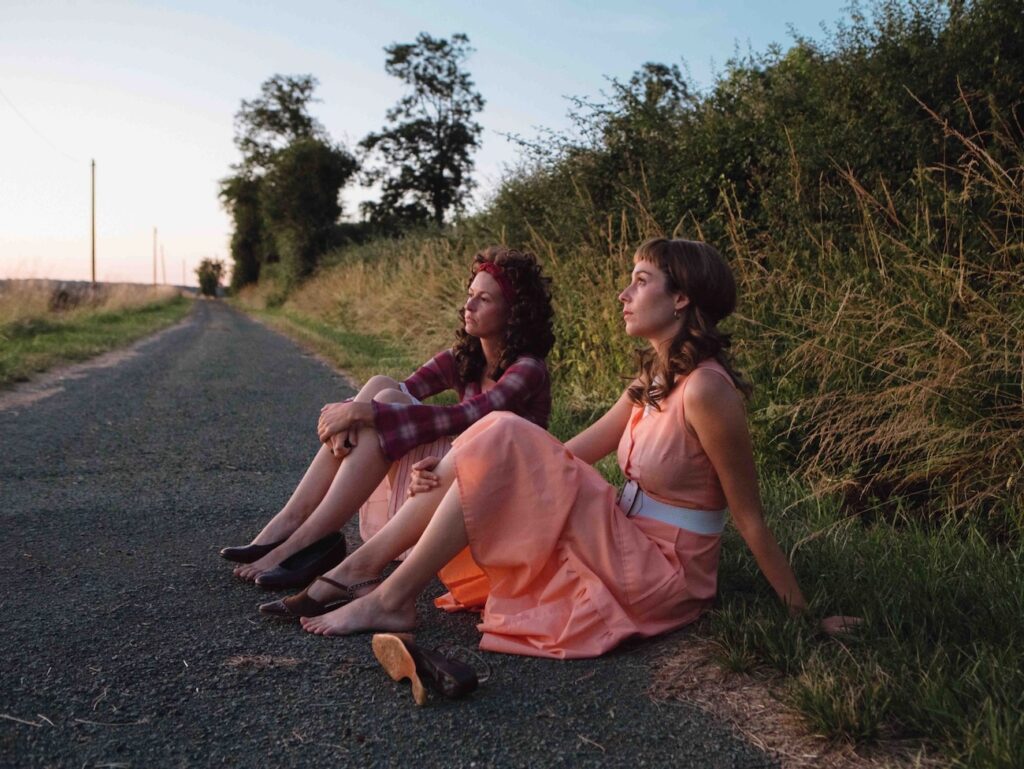 Lost and Found : Exposition photographique d'Elsa et Johanna au Centre Photographique de Marseille (deux femmes)