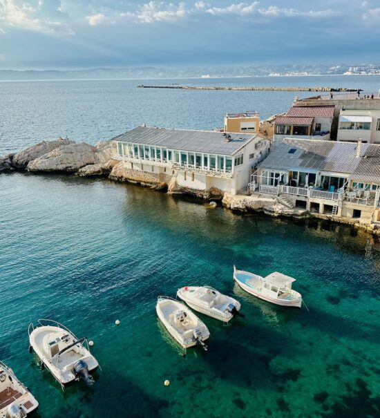 Auffo : restaurant gastronomique de Coline Faulqier au Vallon de Auffes de Marseille (Bord de mer)