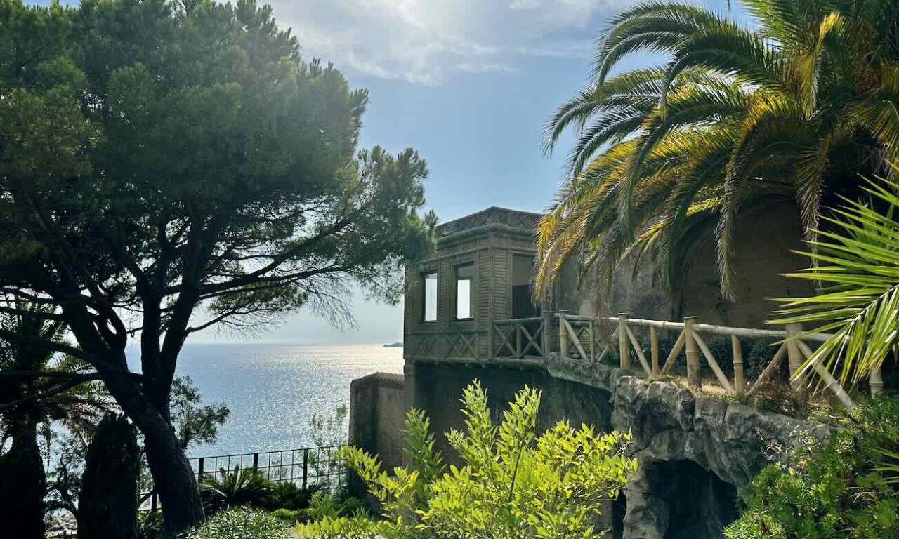 Villa Santa Lucia : Jardin botanique et décors de rocailles à Marseille (belvédère)