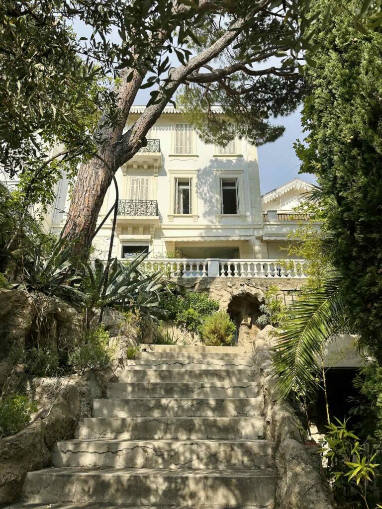 Villa Santa Lucia : Jardin botanique et décors de rocailles à Marseille (jardin)