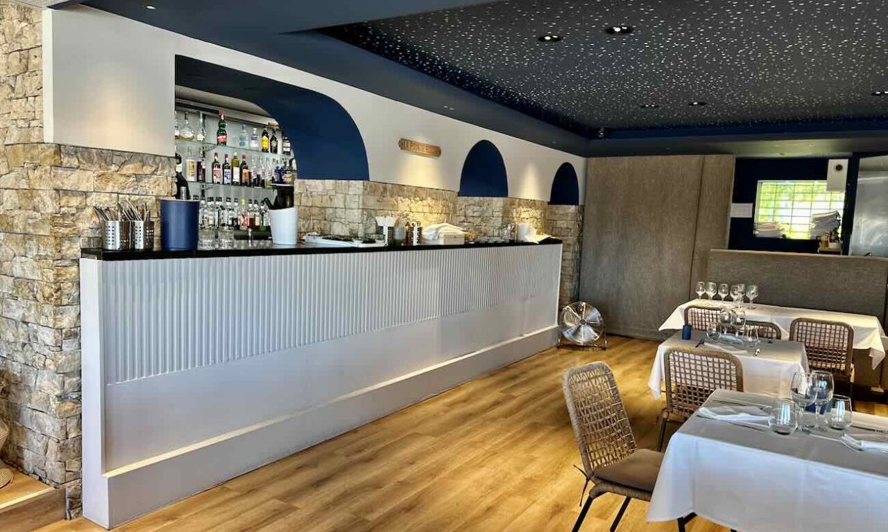 Les Trottoirs Marseillais est une brasserie situé à la Pointe rouge non loin de la Plage proposant une cuisine française de qualité (comptoir)