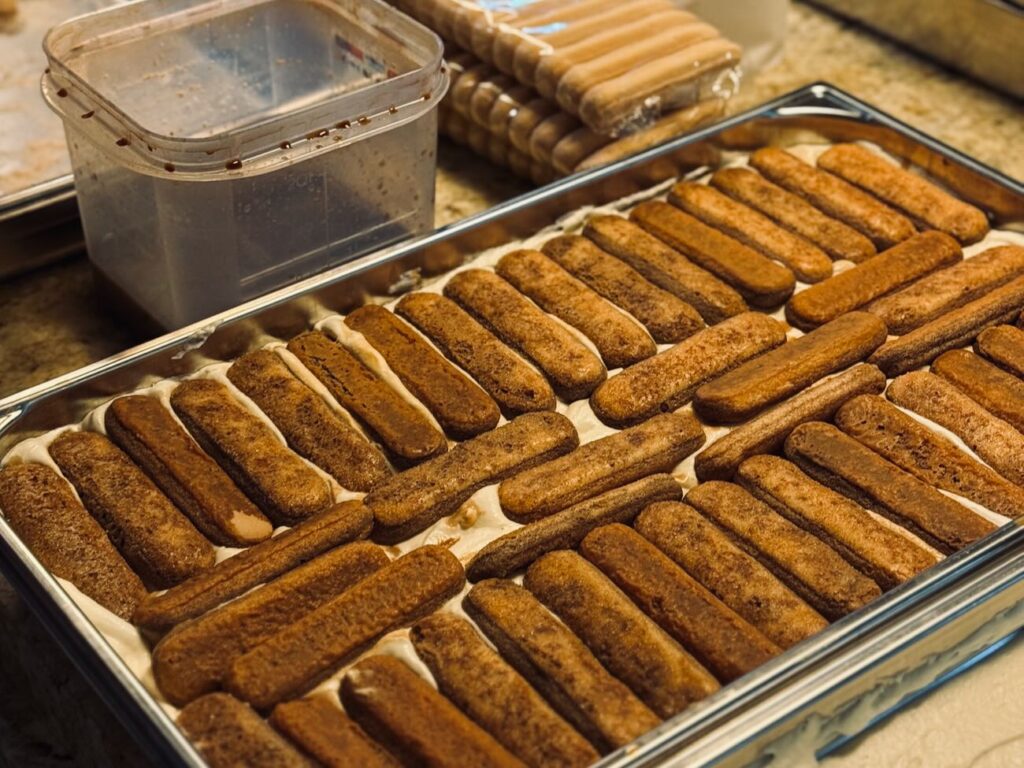 Localino al Mare est un restaurant italien à Vauban. Il propose des pasta fresca, des vins d’exception dans ambiance transalpine avec terrasse Titre Facebook : Localino al Mare : l’Italie généreuse au cœur de Vauban, à Marseille (tiramisu)